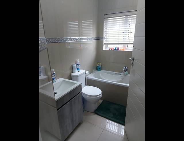 3 BEDROOM TOWNHOUSE TO LET IN SUNNINGDALE